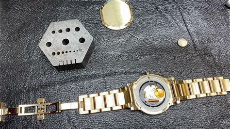 burberry watch battery replacement.